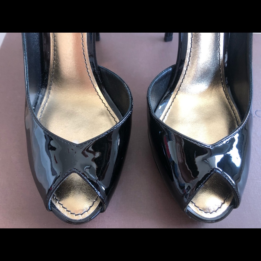 Louis Vuitton Black Patent Leather Pumps 🖤⚜️ - Picture 8 of 16